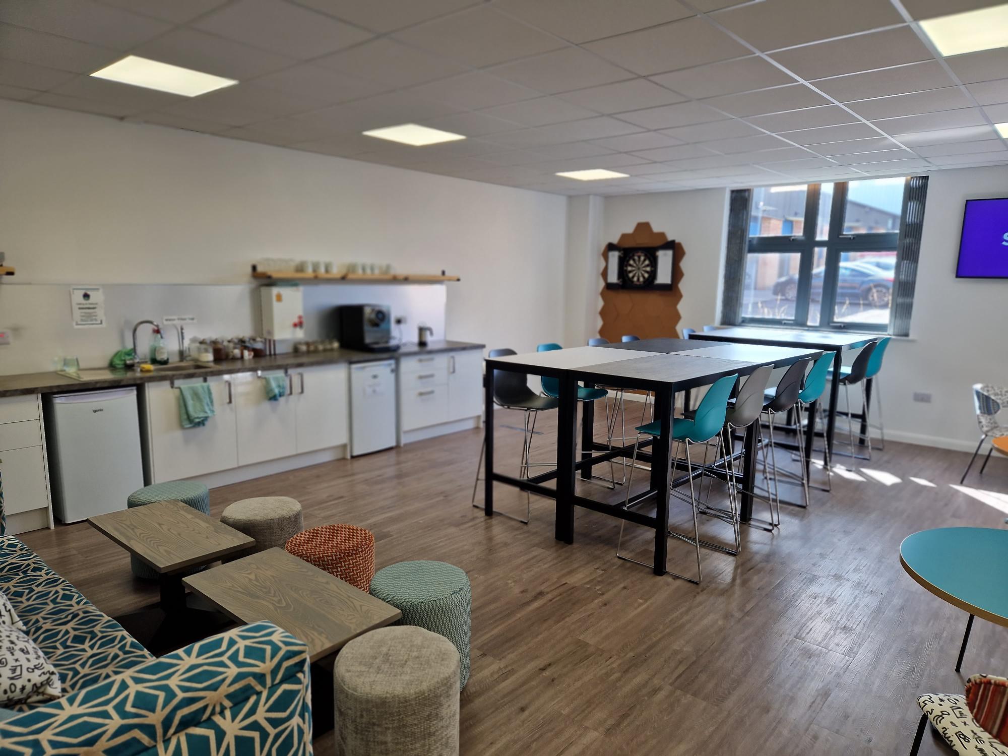 Office in Nuneaton - photo 4